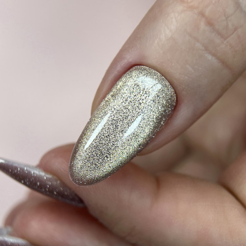 Unique Гель-лак Cat eye 15, 8 ml